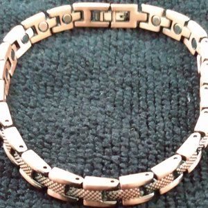 Women's copper link magnetic bracelet